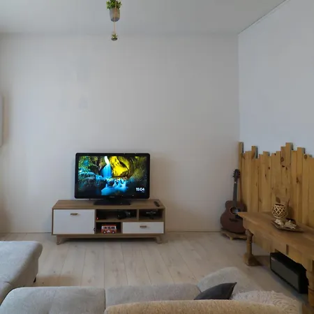 A 5mn De La Reserve Africaine, Charmante Maison De Village Avec Patio Tatil Evi Sigean