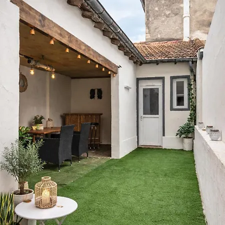 A 5mn De La Reserve Africaine, Charmante Maison De Village Avec Patio