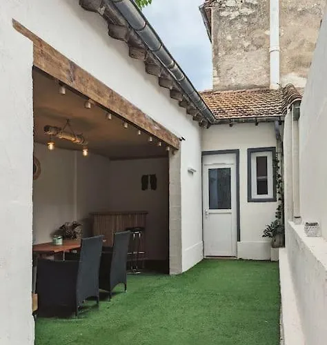 A 5mn De La Reserve Africaine, Charmante Maison De Village Avec Patio 펜션
