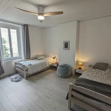 A 5mn De La Reserve Africaine, Charmante Maison De Village Avec Patio