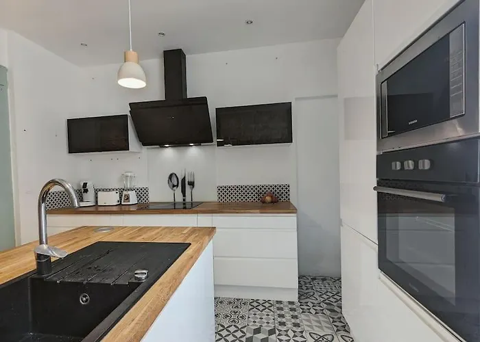 Nyaraló A 5mn De La Reserve Africaine, Charmante Maison De Village Avec Patio *