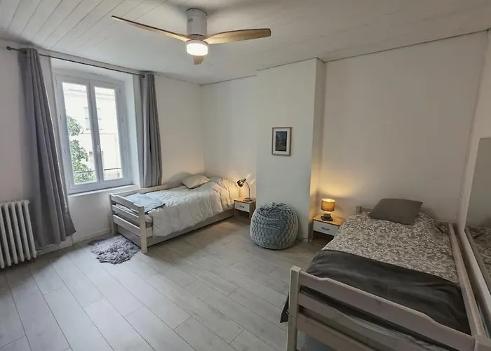A 5mn De La Reserve Africaine, Charmante Maison De Village Avec Patio
