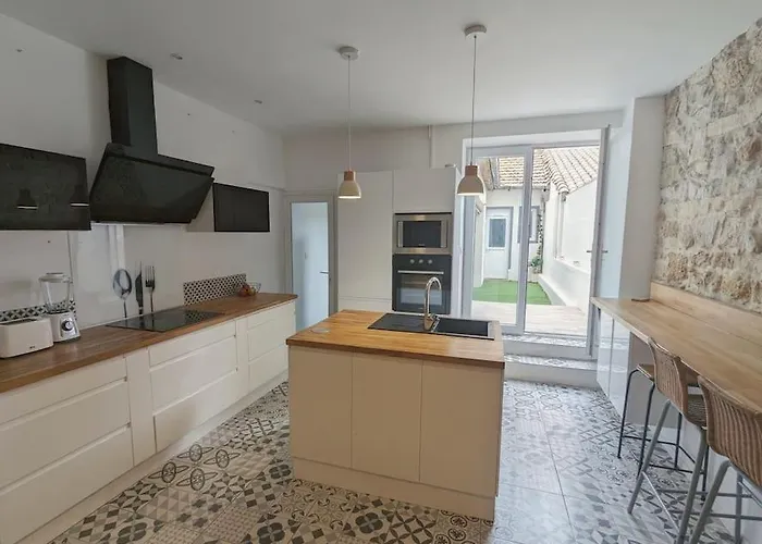 بيت للعطل A 5mn De La Reserve Africaine, Charmante Maison De Village Avec Patio سيجيان