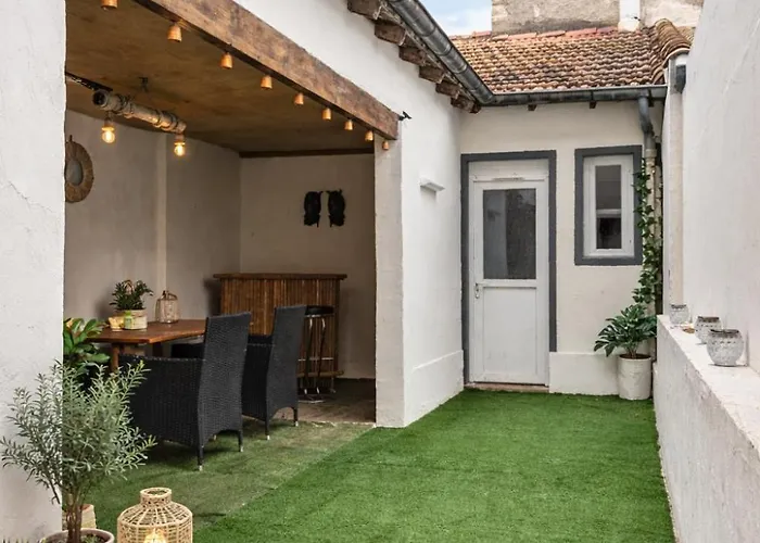 A 5mn De La Reserve Africaine, Charmante Maison De Village Avec Patio